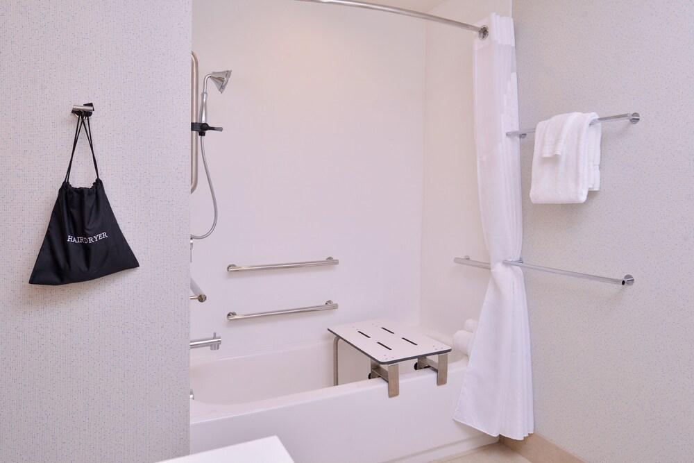 Holiday Inn Express & Suites Mall Of America - Msp Airport Блумингтон Экстерьер фото