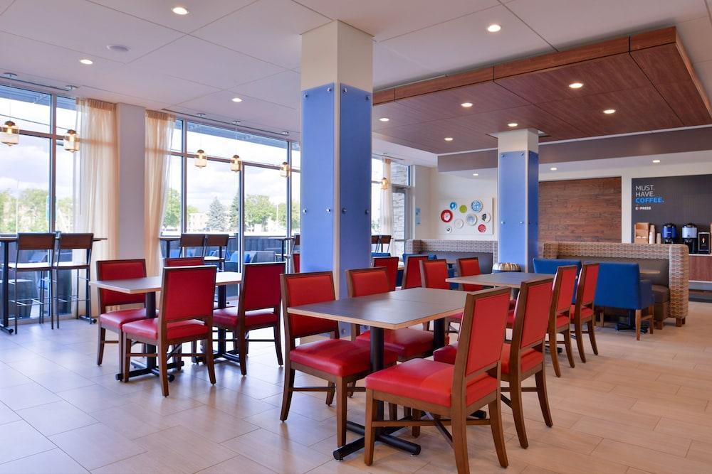 Holiday Inn Express & Suites Mall Of America - Msp Airport Блумингтон Экстерьер фото